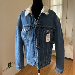Men’s Signature Levi Strauss Sherpa Denim Trucker Jacket - Size Small
